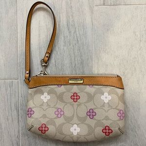 Coach Peyton Signature Clover Medium Wristlet